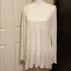 Long sleeve white top